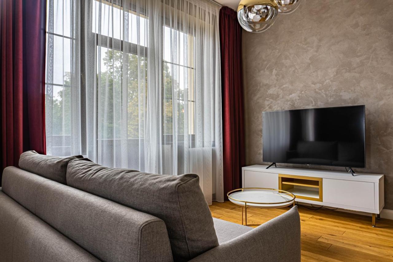 Rosso Aparthotel Michalovce Buitenkant foto