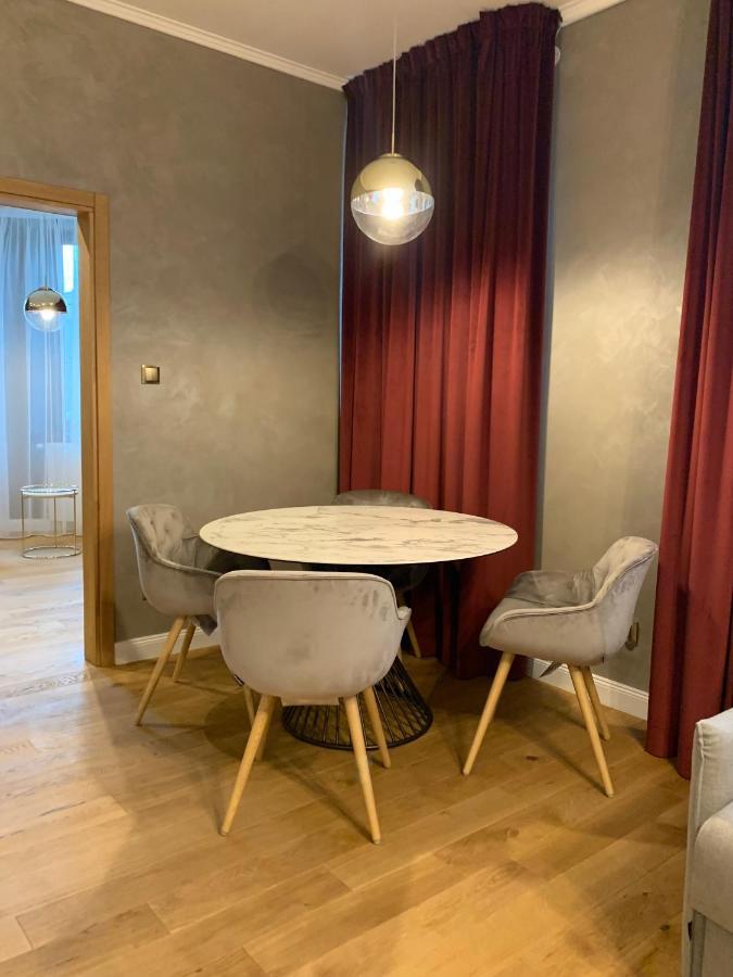 Rosso Aparthotel Michalovce Buitenkant foto